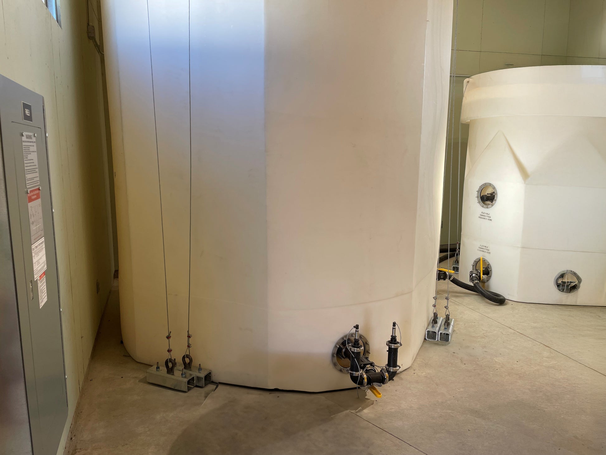 seismic restraints for poly tanks